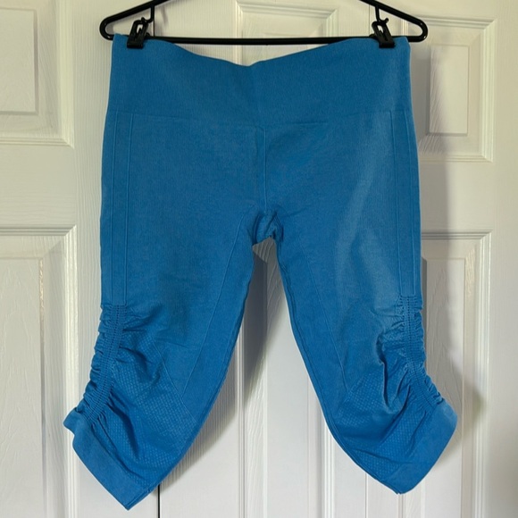 Lululemon Flow Capris❤️🥰 - Picture 1 of 3